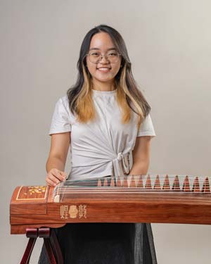 Adela Tan - Guzheng Teacher
